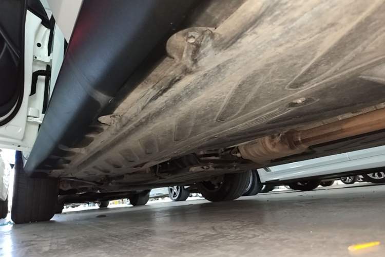 Used Mercedes-Benz GLC 2020 Facelift GLC 260 L 4MATIC Luxury Edition Left Side Sill