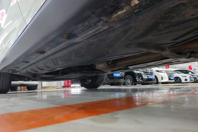 Used Mercedes-Benz GLC 2020 Facelift GLC 260 L 4MATIC Luxury Edition Left Side Sill