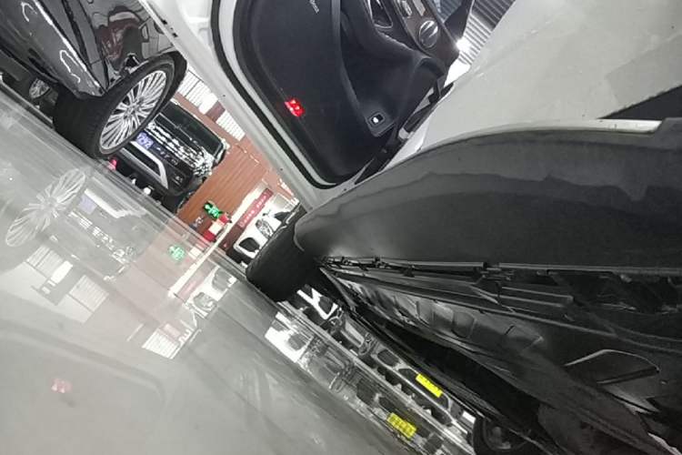 Used Mercedes-Benz GLC 2020 Facelifted GLC 300 L 4MATIC AMG-Line Left Side Sill