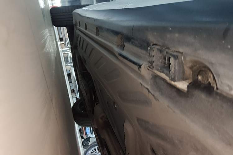 Used Mercedes-Benz GLC 2020 Facelift GLC 260 L 4MATIC Luxury Edition Left Side Sill