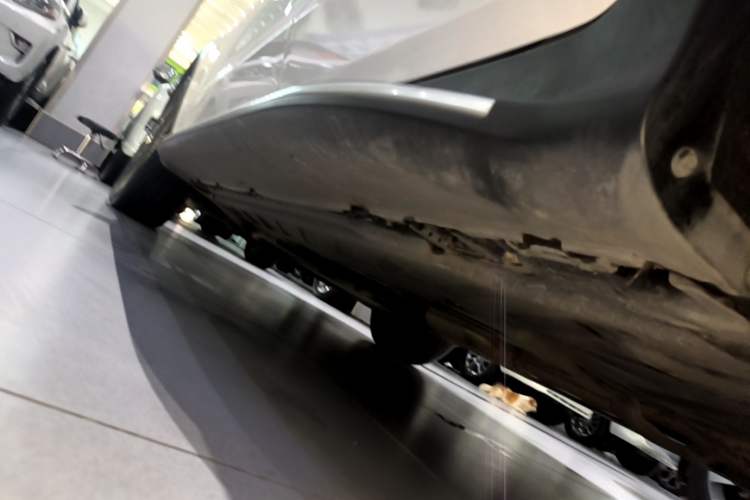 Used Mercedes-Benz GLC 2020 GLC 300 L 4MATIC Dynamic Edition Left Side Sill