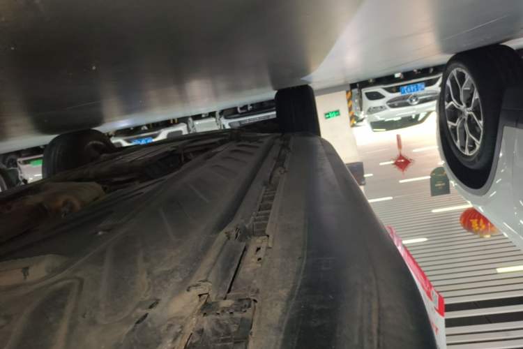 Used Mercedes-Benz GLC 2020 Facelifted GLC 300 L 4MATIC AMG-Line Left Side Sill