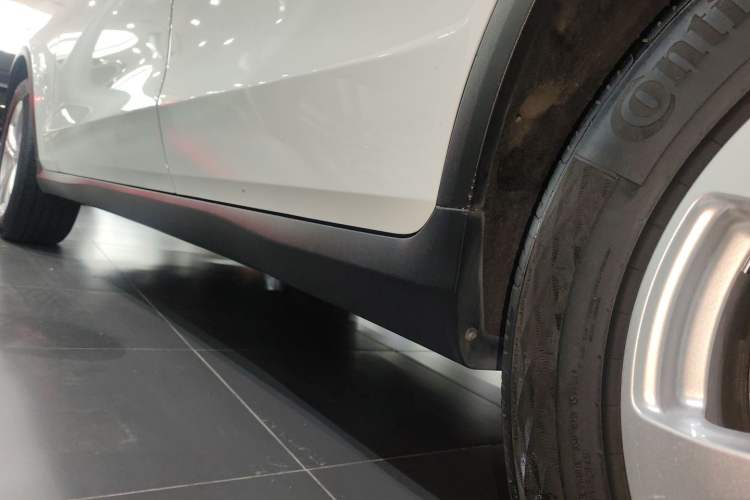 Used Mercedes-Benz GLC 2020 Facelifted GLC 260 L 4MATIC Dynamic Edition Left Side Sill