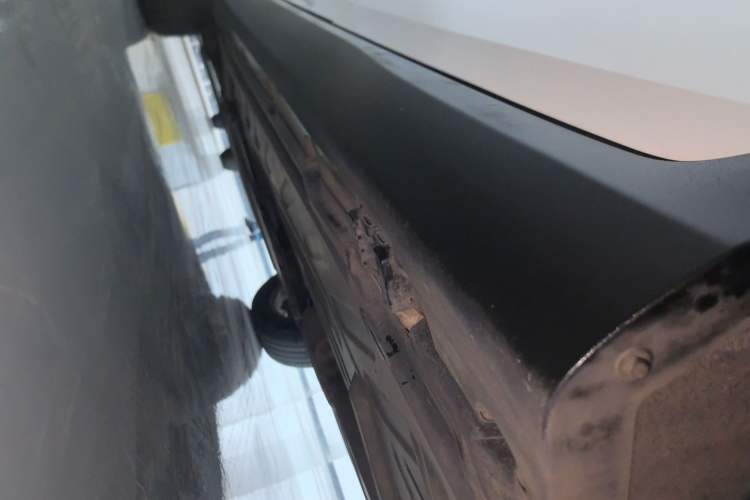 Used Mercedes-Benz GLC 2020 Facelifted GLC 260 L 4MATIC Dynamic Edition Left Side Sill