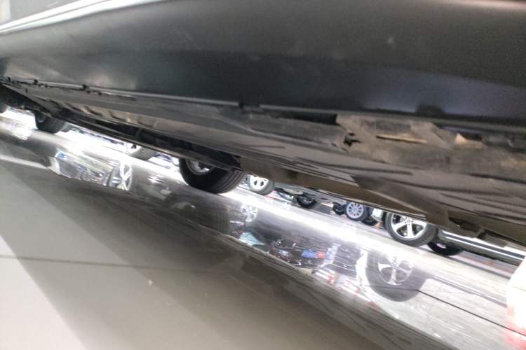Used Mercedes-Benz GLC 2020 Facelifted GLC 260 L 4MATIC Dynamic Edition Left Side Sill