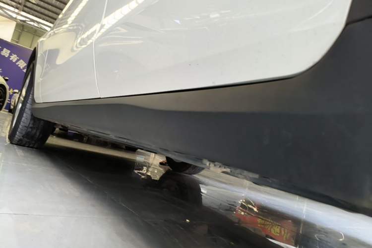 Used Mercedes-Benz GLC 2020 Facelifted GLC 260 L 4MATIC Dynamic Edition Left Side Sill