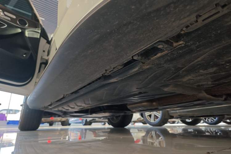 Used Mercedes-Benz GLC 2020 GLC 300 L 4MATIC Dynamic Edition Left Side Sill