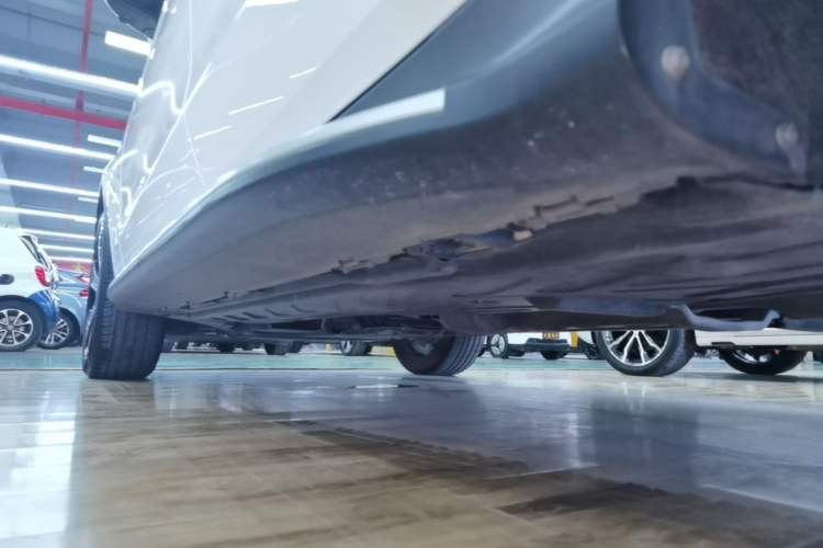 Used Mercedes-Benz GLC 2020 Facelifted GLC 300 L 4MATIC Luxury Edition Left Side Sill