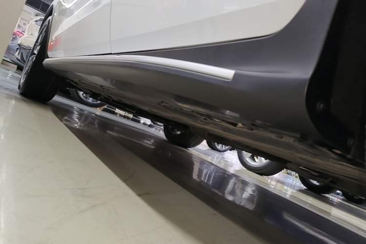 Used Mercedes-Benz GLC 2020 Facelift GLC 300 L 4MATIC Dynamic Edition Left Side Sill