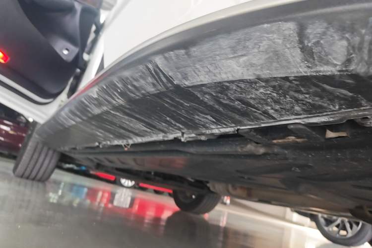 Used Mercedes-Benz GLC 2020 Facelift GLC 300 L 4MATIC Dynamic Edition Left Side Sill