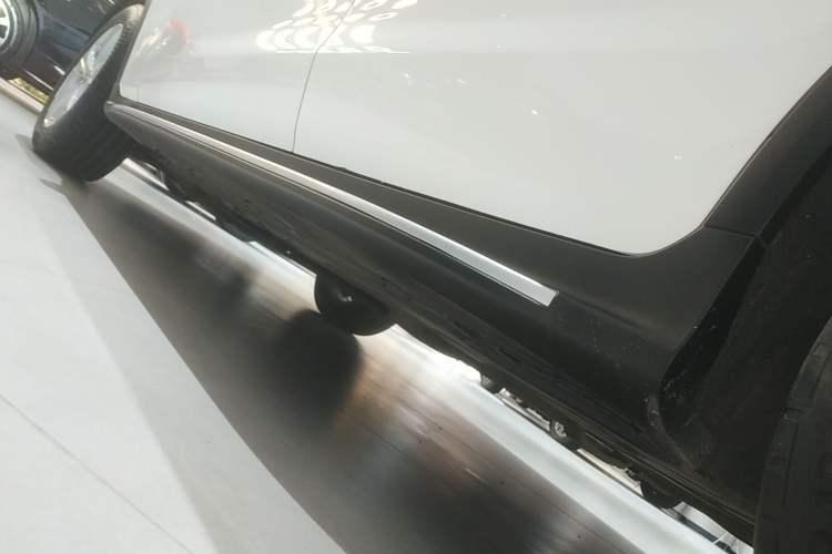 Used Mercedes-Benz GLC 2020 Facelifted GLC 260 L 4MATIC Dynamic Edition Left Side Sill