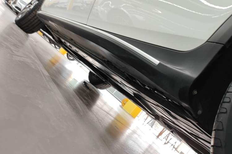 Used Mercedes-Benz GLC 2020 Facelift GLC 300 L 4MATIC Dynamic Edition Left Side Sill