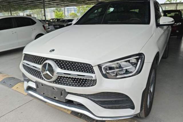 Ojetý Mercedes-Benz GLC 2020 GLC 260 L 4MATIC Luxury Model
