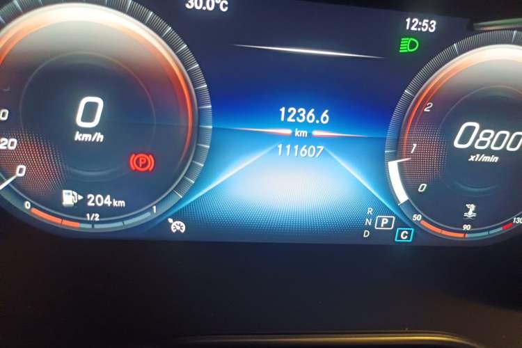 Used Mercedes-Benz GLC 2020 Facelift GLC 260 L 4MATIC Luxury Edition Odometer Close Up