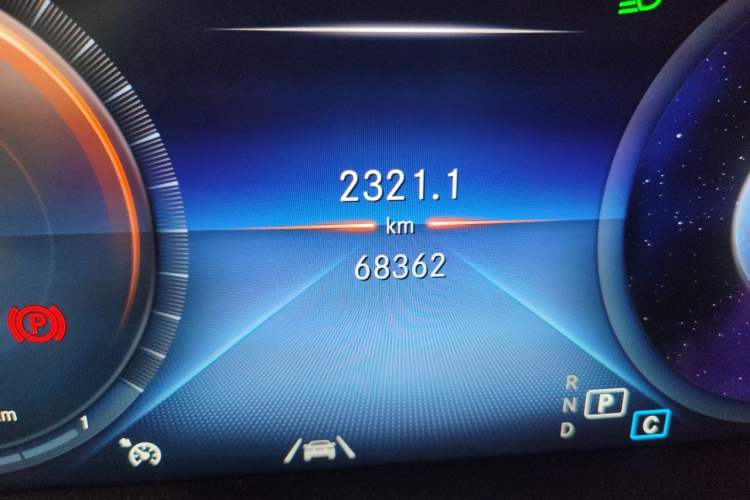 Used Mercedes-Benz GLC 2020 Facelift GLC 300 L 4MATIC Dynamic Edition Odometer Close Up
