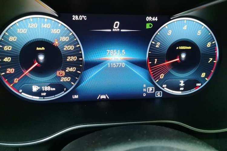 Used Mercedes-Benz GLC 2020 GLC 300 L 4MATIC Dynamic Edition Odometer Close Up