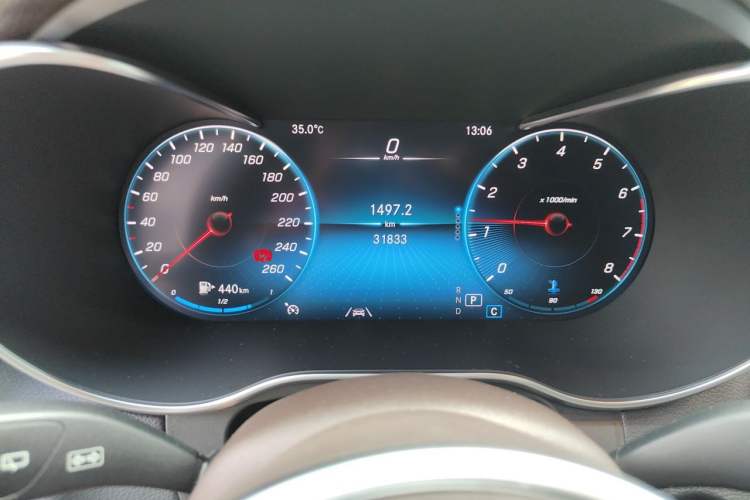 Used Mercedes-Benz GLC 2020 GLC 300 L 4MATIC Dynamic Edition Odometer Close Up