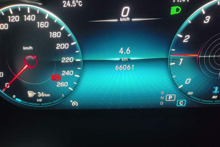 Used Mercedes-Benz GLC 2020 GLC 260 L 4MATIC Luxury Model Odometer Close Up