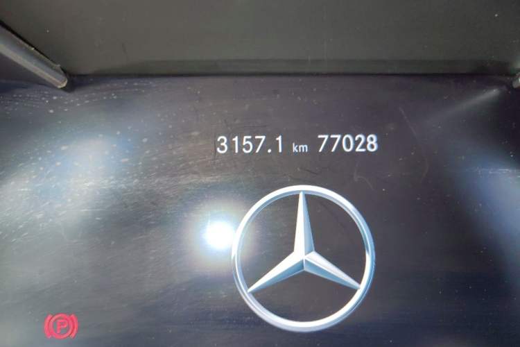Used Mercedes-Benz GLC 2020 GLC 300 L 4MATIC Dynamic Edition Odometer Close Up