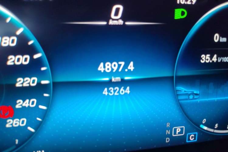 Used Mercedes-Benz GLC 2020 Facelift GLC 260 L 4MATIC Luxury Edition Odometer Close Up
