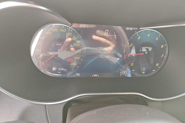 Used Mercedes-Benz GLC 2020 Facelift GLC 300 L 4MATIC Dynamic Edition Odometer Close Up