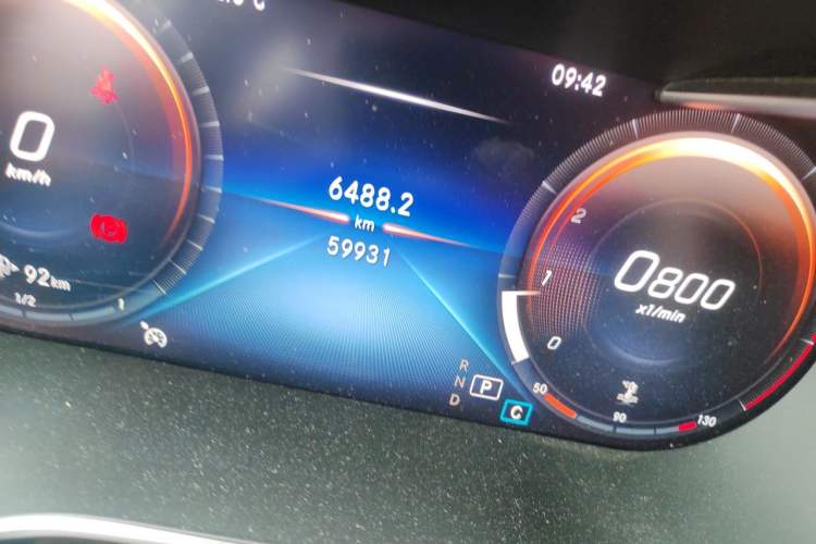 Used Mercedes-Benz GLC 2020 GLC 260 L 4MATIC Luxury Model Odometer Close Up