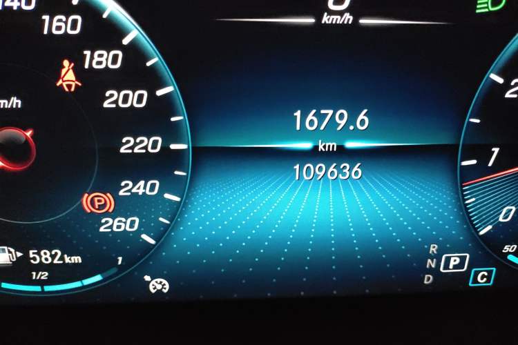 Used Mercedes-Benz GLC 2020 GLC 260 L 4MATIC Luxury Model Odometer Close Up