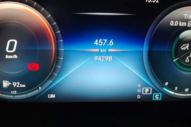 Used Mercedes-Benz GLC 2020 Facelift GLC 260 L 4MATIC Luxury Edition Odometer Close Up