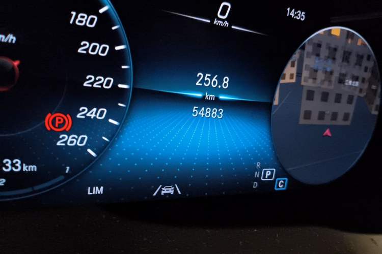 Used Mercedes-Benz GLC 2020 Facelift GLC 300 L 4MATIC Dynamic Edition Odometer Close Up