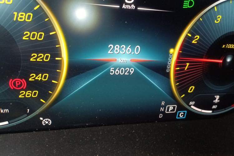 Used Mercedes-Benz GLC 2020 Facelifted GLC 260 L 4MATIC Dynamic Edition Odometer Close Up