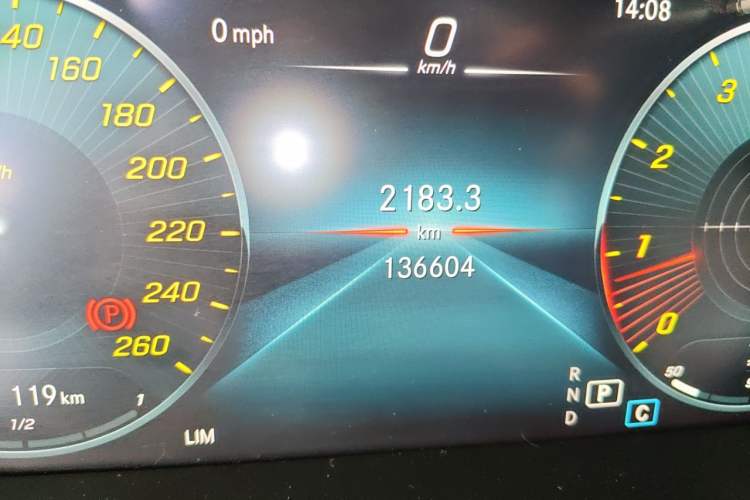 Used Mercedes-Benz GLC 2020 Facelift GLC 260 L 4MATIC Luxury Edition Odometer Close Up