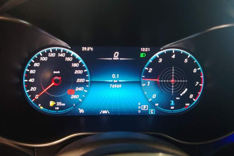 Used Mercedes-Benz GLC 2020 Facelift GLC 300 L 4MATIC Dynamic Edition Odometer Close Up