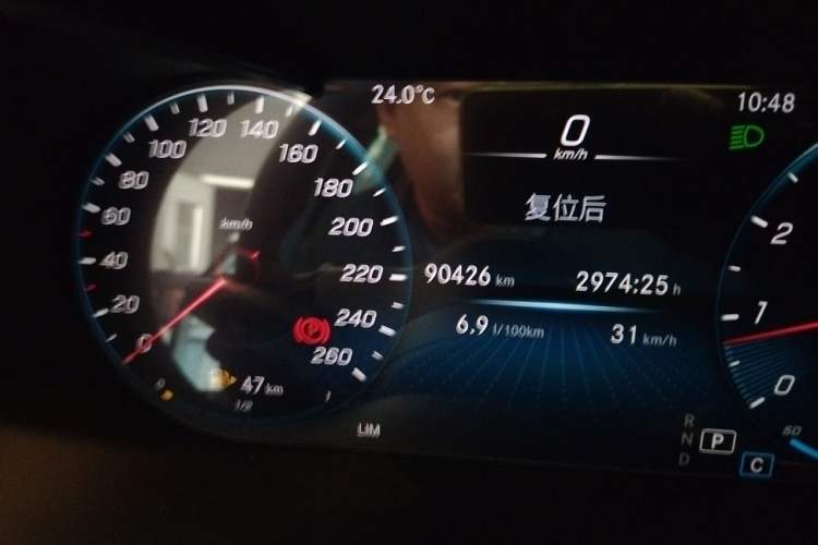 Used Mercedes-Benz GLC 2020 Facelift GLC 260 L 4MATIC Luxury Edition Odometer Close Up