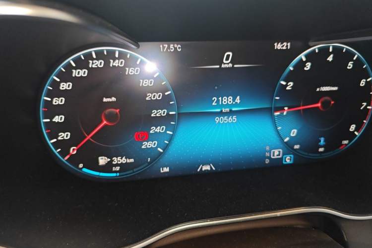 Used Mercedes-Benz GLC 2020 Facelift GLC 300 L 4MATIC Dynamic Edition Odometer Close Up