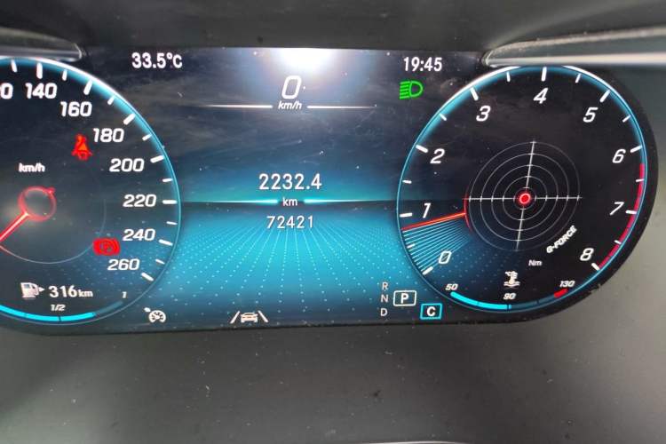 Used Mercedes-Benz GLC 2020 GLC 300 L 4MATIC Dynamic Edition Odometer Close Up