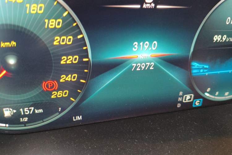 Used Mercedes-Benz GLC 2020 Facelift GLC 260 L 4MATIC Luxury Edition Odometer Close Up