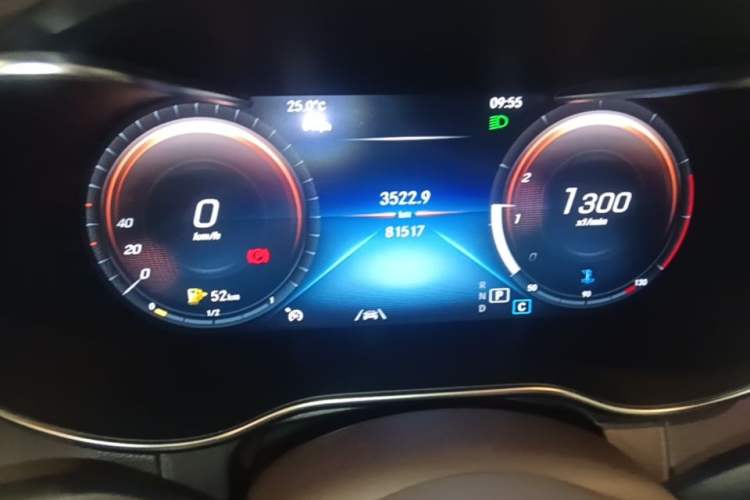 Used Mercedes-Benz GLC 2020 GLC 300 L 4MATIC Dynamic Edition Odometer Close Up