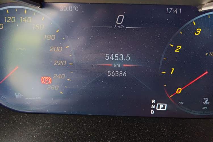 Used Mercedes-Benz GLC 2020 Facelift GLC 300 L 4MATIC Dynamic Edition Odometer Close Up