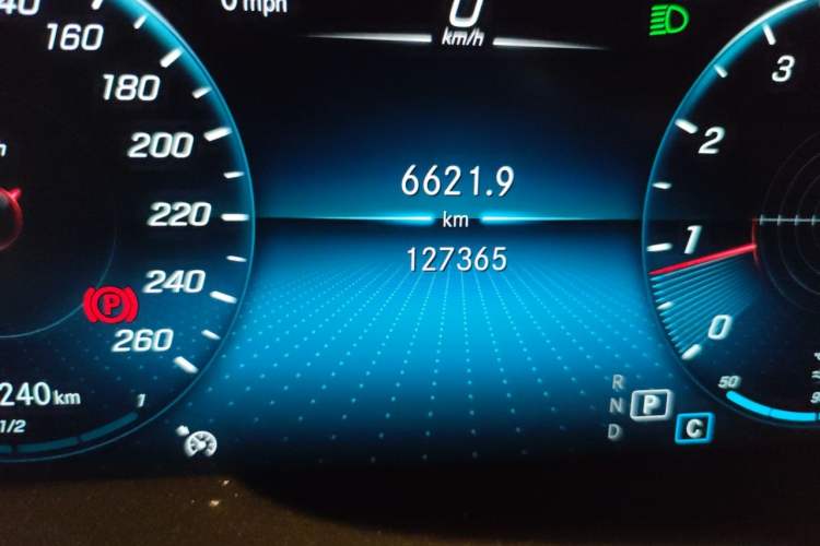 Used Mercedes-Benz GLC 2020 Facelifted GLC 260 L 4MATIC Dynamic Edition Odometer Close Up