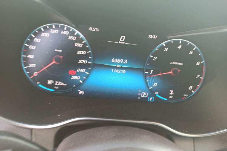 Used Mercedes-Benz GLC 2020 GLC 260 L 4MATIC Luxury Model Odometer Close Up