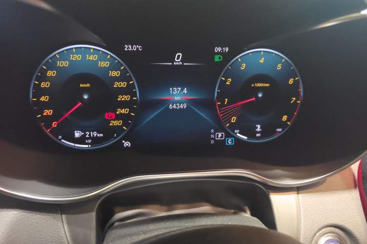 Used Mercedes-Benz GLC 2020 GLC 260 L 4MATIC Luxury Model Odometer Close Up
