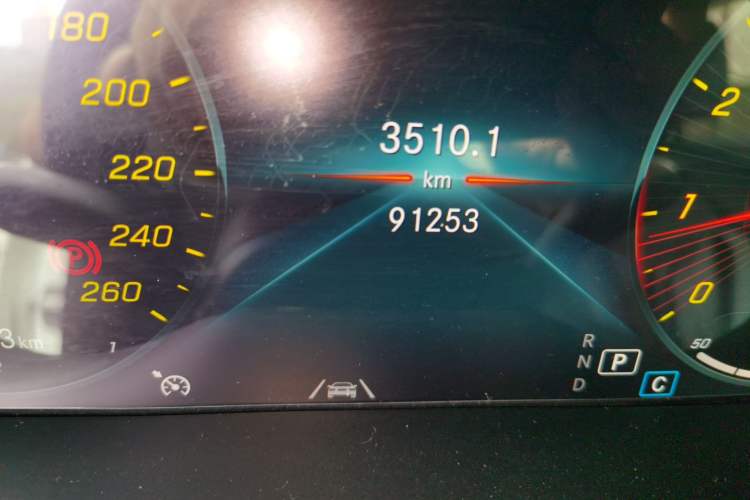 Used Mercedes-Benz GLC 2020 Facelift GLC 300 L 4MATIC Dynamic Edition Odometer Close Up