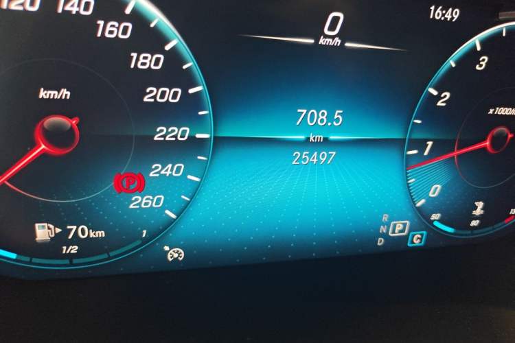 Used Mercedes-Benz GLC 2020 Facelift GLC 260 L 4MATIC Luxury Edition Odometer Close Up