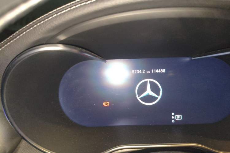 Used Mercedes-Benz GLC 2020 GLC 300 L 4MATIC Dynamic Edition Odometer Close Up