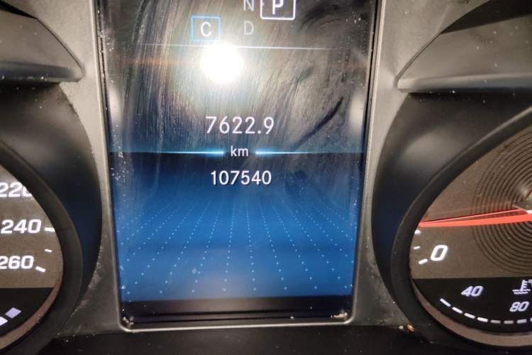 Used Mercedes-Benz GLC 2020 GLC 260 L 4MATIC Dynamic Model Odometer Close Up