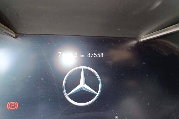 Used Mercedes-Benz GLC 2020 GLC 300 L 4MATIC Dynamic Edition Odometer Close Up