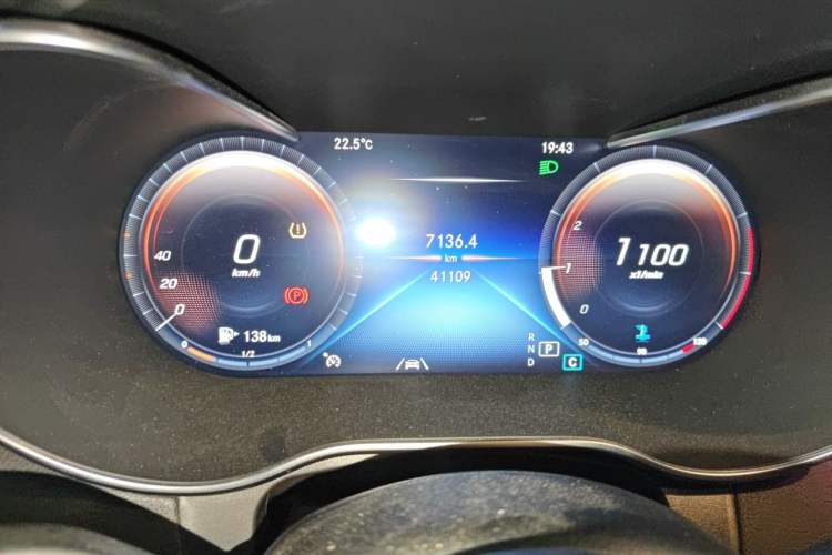 Used Mercedes-Benz GLC 2020 Facelift GLC 300 L 4MATIC Dynamic Edition Odometer Close Up