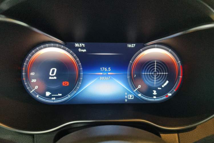 Used Mercedes-Benz GLC 2020 Facelifted GLC 260 L 4MATIC Dynamic Edition Odometer Close Up