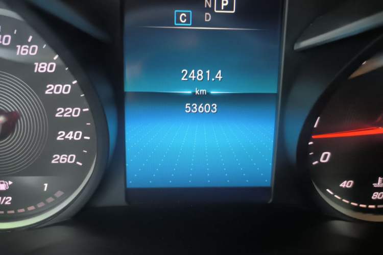 Used Mercedes-Benz GLC 2020 GLC 260 L 4MATIC Dynamic Model Odometer Close Up