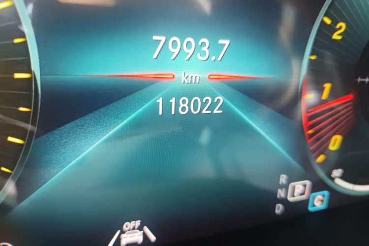 Used Mercedes-Benz GLC 2020 GLC 300 L 4MATIC Dynamic Edition Odometer Close Up